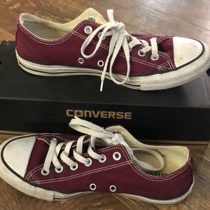 Maroon converse